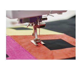 Machine à coudre et à broder Bernina B790 PRO - Un niveau supérieur de couture, de quilt et de broderie