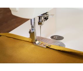 Piqueuse plate PQ1600S de Brother - Garantie 5 ans - Une piqueuse pour une couture professionnelle.