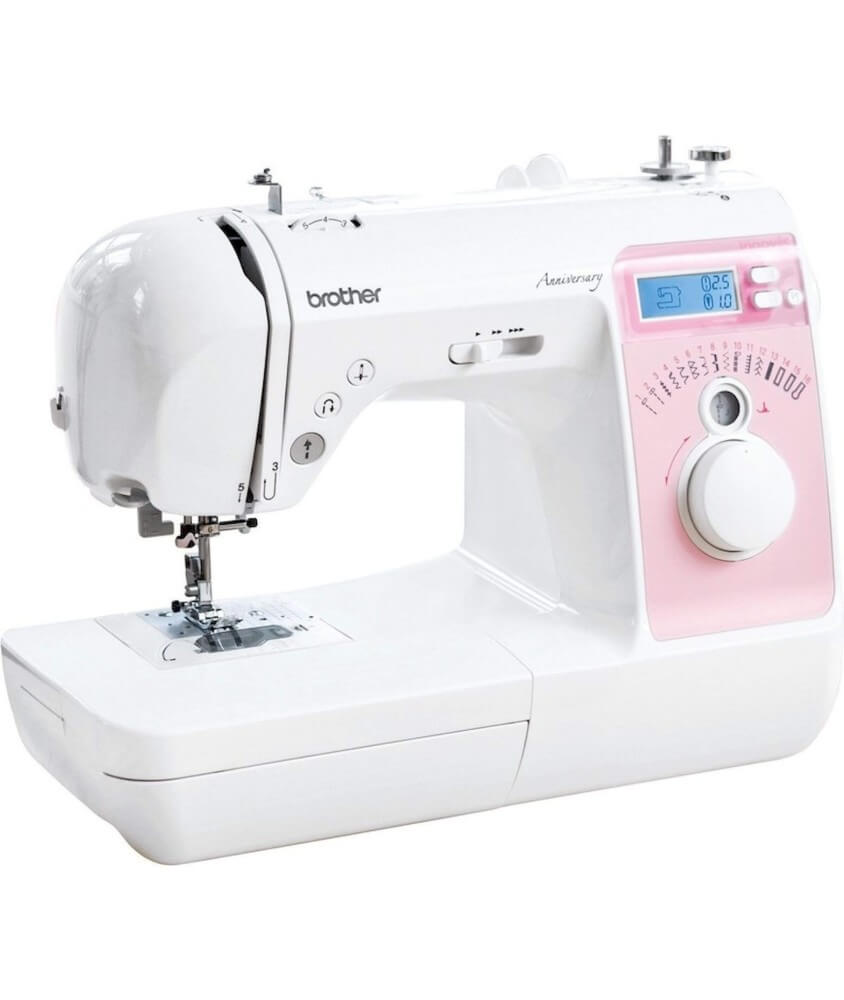 Machine à coudre Brother Innov-is NV10A Anniversary, trois quarts avant