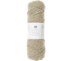Découvrez la Pelote de Laine et Soie Luxury Natural Silk Blend de Rico Design : Douceur et Luxe pour Vos Créations Estivales