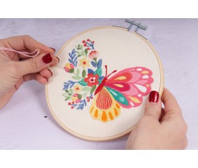 Kit de broderie avec cercle en bois de  15cm de diamètre - Trimits
