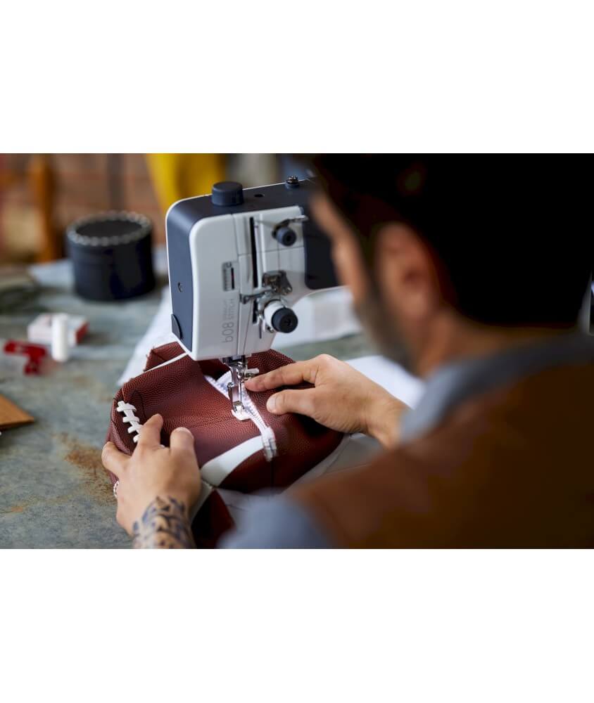 Bernette B08 Straight Stitch