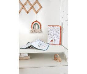 Protège carnet de santé à broder "Forêt Enchantée" - Élégance et Personnalisation pour Bébé - DMC