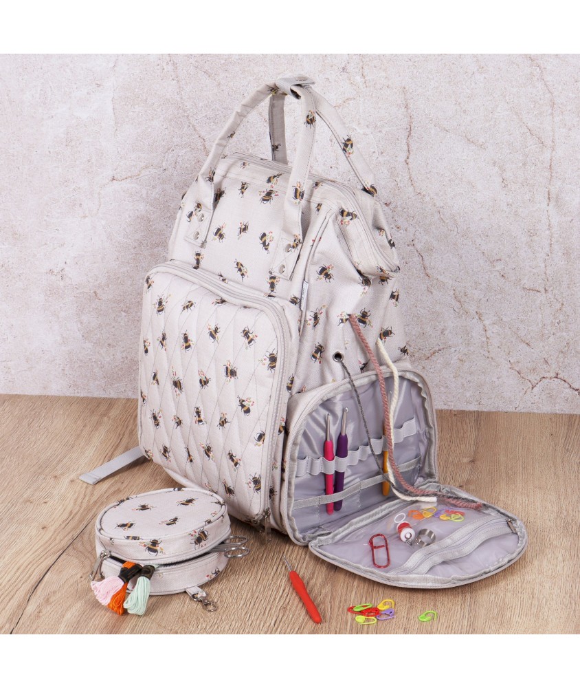 Sac à dos de voyage multi-rangements motif abeille - 30 x 24 x 43 cm – Spécial couture, tricot, crochet,... - Hobby Gift Sac à dos de voyage multi-rangements motif abeille - 30 x 24 x 43 cm – Spécial couture, tricot, crochet,... - Hobby Gift