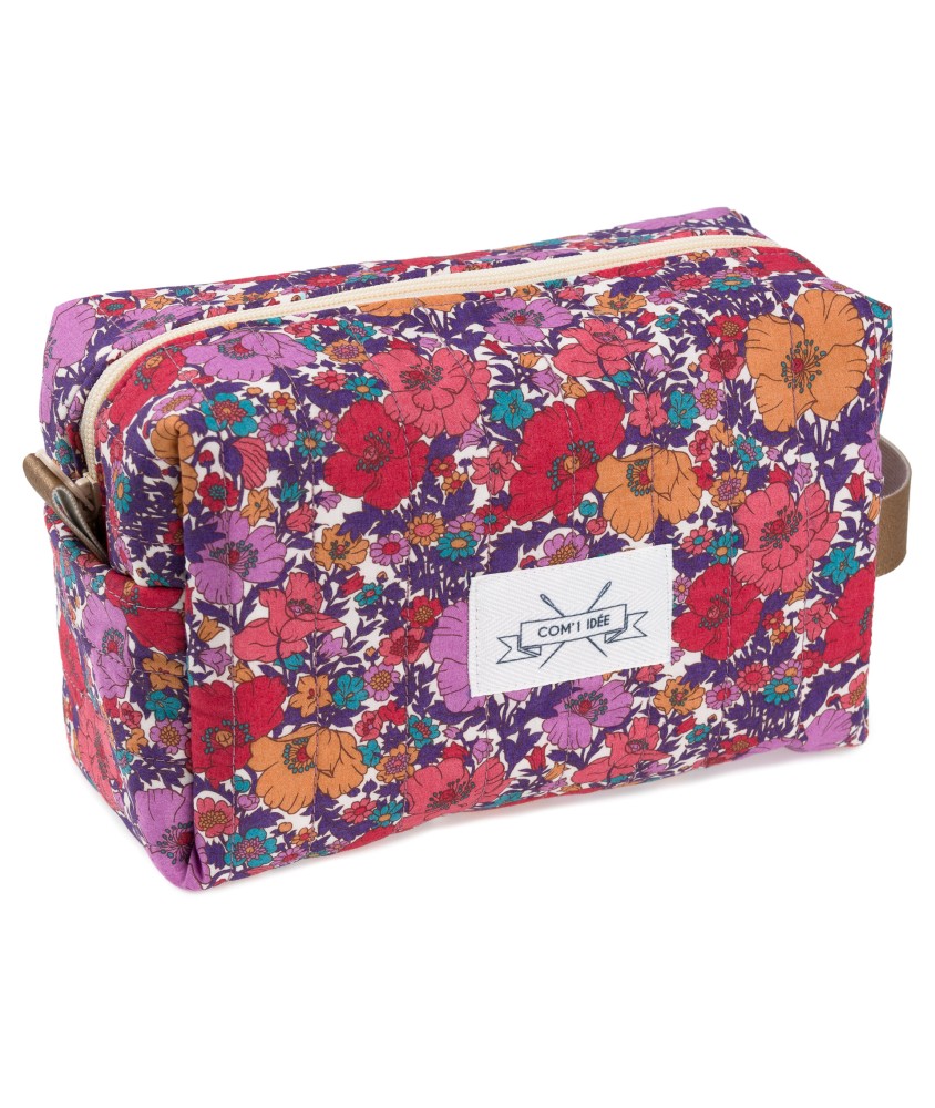 Kit Couture Trousse de Beauté "Anniversaire" – Com’1 Idée | Liberty Meadow Song | Niveau Intermédiaire | Fabrication Française Kit Couture Trousse de Beauté "Anniversaire" – Com’1 Idée | Liberty Meadow Song | Niveau Intermédiaire | Fabrication Française