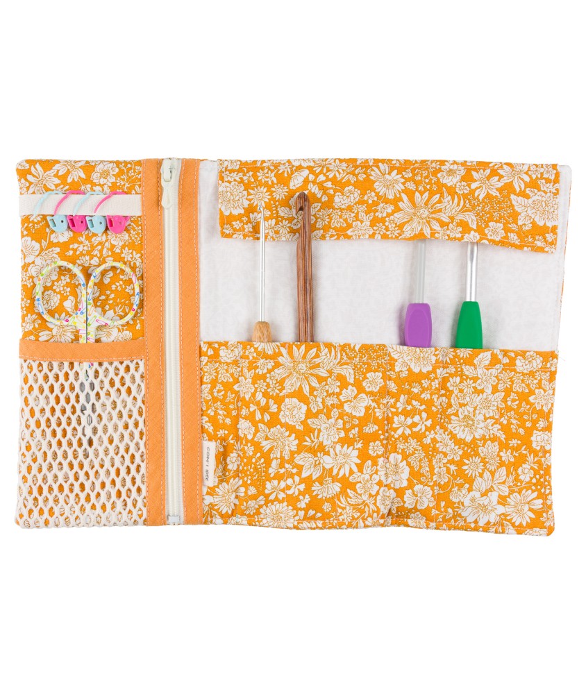 Kits Pochette Crochets – Com’1 Idée | Pochette de rangement à coudre | Tissu Liberty | Made in France | Niveau intermédiaire