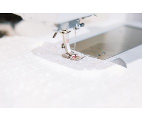 Machine à coudre BERNINA B735 PRO – Précision, élégance et performance au service de votre créativité