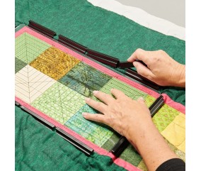 Cadre de broderie moyen à pinces pour bordures - 40,5 x 21,5 cm - Bernina