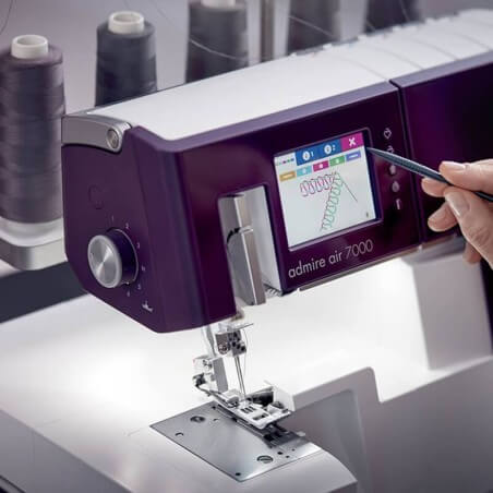 Surjeteuse PFAFF Admire Air 7000 - écran tactile couleur et stylet