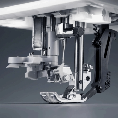 PFAFF Creative Expression 750 - pied-de-biche et système IDT