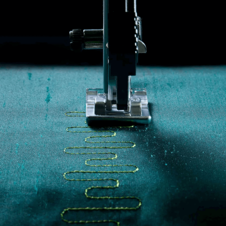 PFAFF Creative Expression 750 - guidage de couture laser