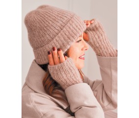 Bonnet et mitaines STEPHALINE Phildar - patron tricot femme PDF (photo du modèle porté)