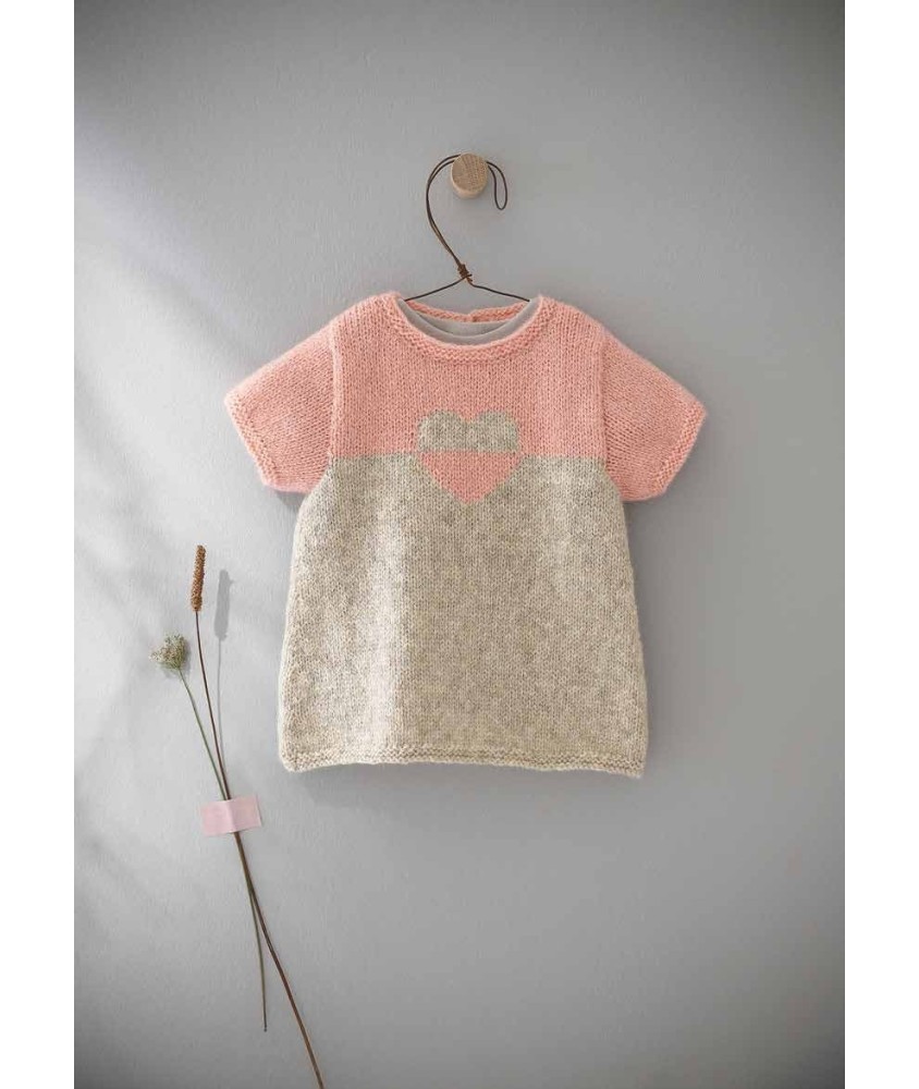 Tunique MOTIF COEUR Phildar - patron tricot enfant PDF (photo du modèle porté)