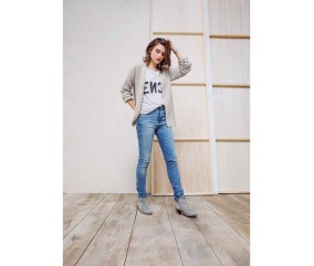 Veste BICOLORE PARTNER 3,5 Phildar - patron tricot femme PDF (photo du modèle porté)