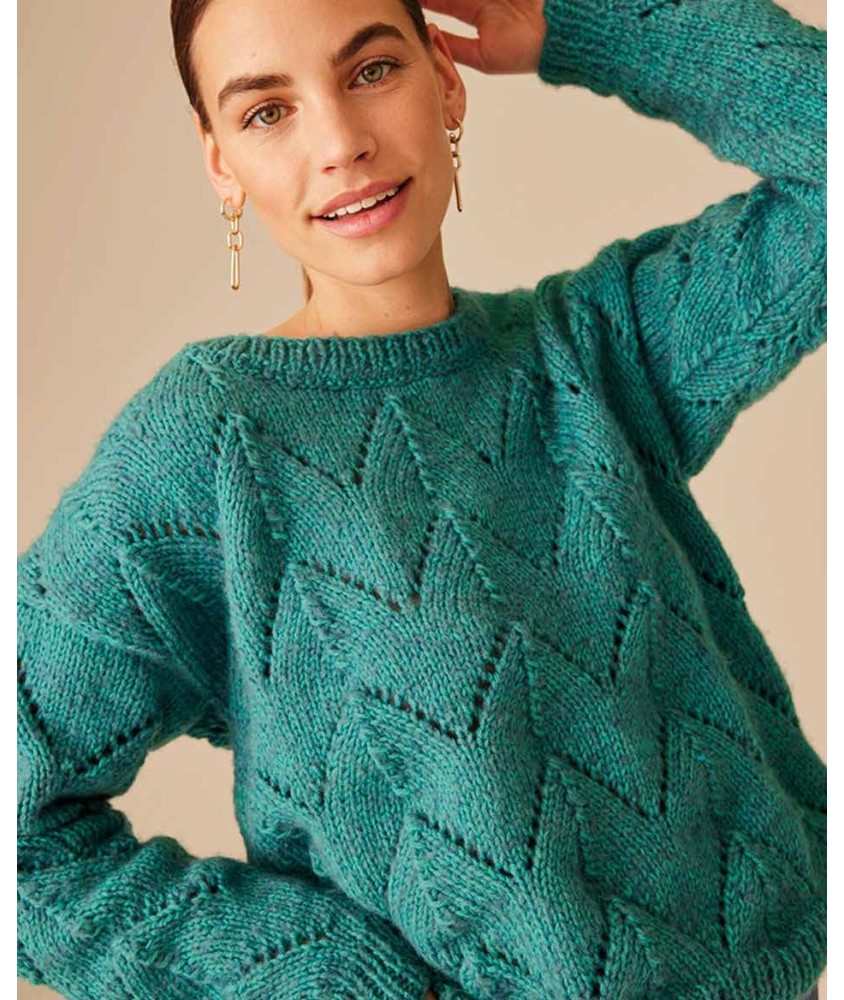 Pull GAELLA Phildar - patron tricot femme PDF (photo du modèle porté)
