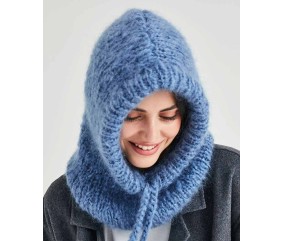 Cagoule REBECCA Phildar - patron tricot femme PDF (photo du modèle porté)