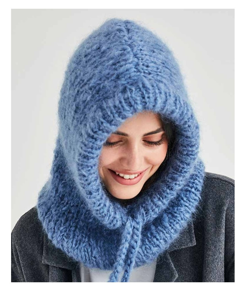Cagoule REBECCA Phildar - patron tricot femme PDF (photo du modèle porté)