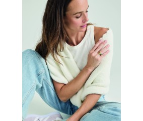 Chale LOUISE Phildar - patron tricot femme PDF (photo du modèle porté)