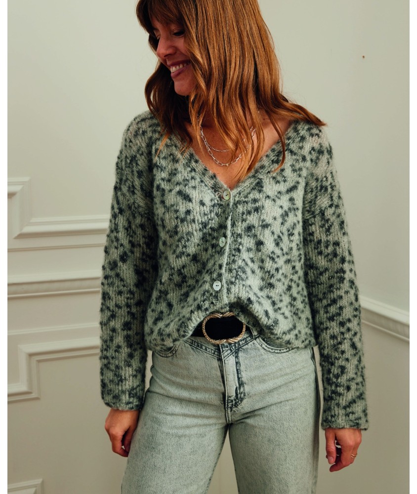 Gilet CESAR Phildar - patron tricot femme PDF (photo du modèle porté)