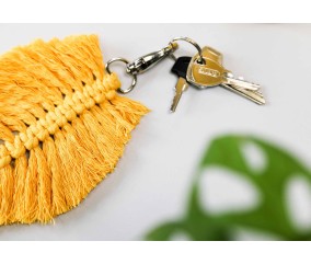 E-MODELE - PORTE-CLÉS PLUME EN MACRAMÉ - GRÜNDL