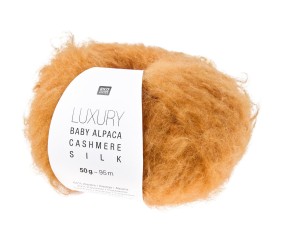 Laine Rico Design Luxury Baby Alpaca Cashmere Silk coloris 03 Caramel - échantillon tricoté