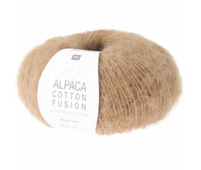 Laine Rico Design Luxury Alpaca Cotton Fusion coloris 10 Camel - échantillon tricoté