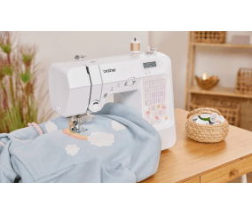 Machine à coudre Brother KD40s Little Angel - couture d'un sweat à capuche personnalisé