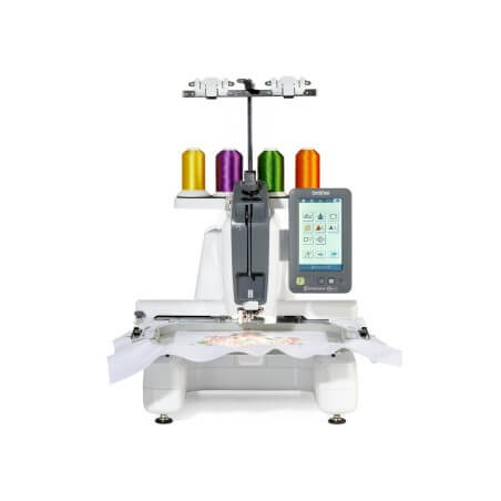 Brother PR1X de face avec son grand cadre 300 x 200 mm et ses quatre bobines