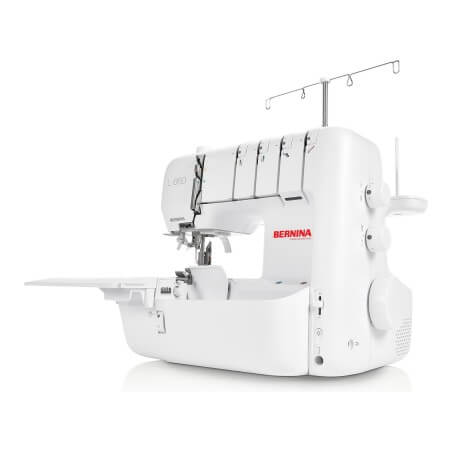 Bernina L 660 avec table rallonge, vue de trois quarts droite