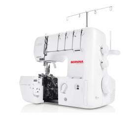 Bernina L 650 capot ouvert : boucleurs et enfileur à air