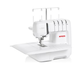 Bernina L 620 avec table rallonge, vue de trois quarts gauche