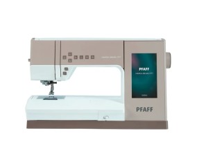 Machine à coudre PFAFF Creative Elevate 680 - vue de face sur fond blanc