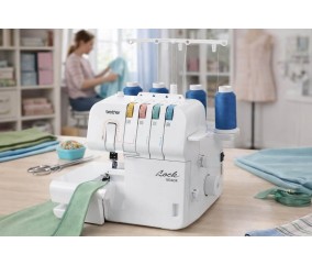 Surjeteuse Brother 1034DX - en situation dans un atelier de couture