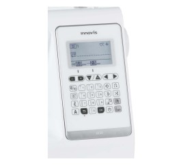 Panneau de commande de la Brother Innov-is A150 : ecran LCD monochrome 9,3 cm et pave numerique