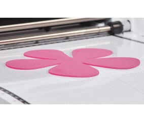 Decoupe d une fleur en mousse de 3 mm d epaisseur par la Brother ScanNCut SDX1250