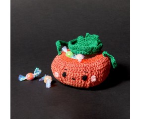 Citrouille d'Halloween au crochet Ricorumi en situation