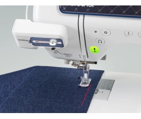 Brother Expedition BX1 - guide de couture laser projeté sur le tissu