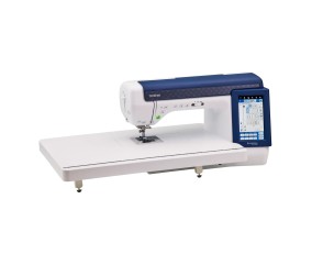 Brother Expedition BX1 - vue trois quarts avec la table d'extension