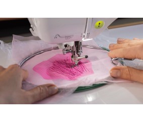 Brother Expedition BX1 - broderie en cours dans le cadre