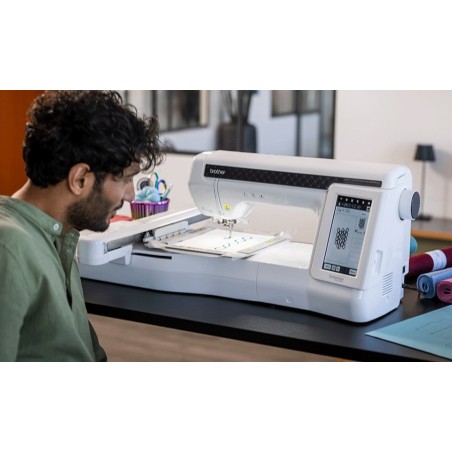 La Brother Expedition BX1e installée dans un atelier