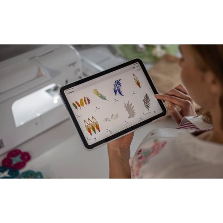 Application Brother Artspira sur tablette devant la BX1e