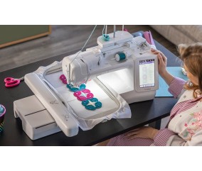 Brother Expedition BX1e - broderie en cours dans le cadre
