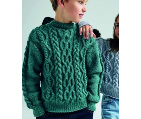 Pull garçon Tristan coloris paon - Patron tricot Phildar - modèle porté