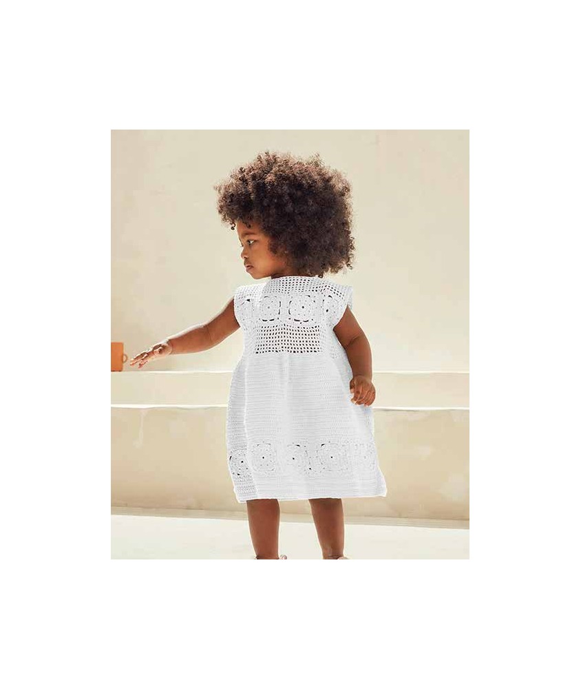 Robe bébé Clotilde au crochet à motifs carrés - Patron crochet Phildar - modèle fini