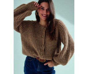 Gilet femme Alizée en alpaga cappuccino, côtes perlées - Patron tricot Phildar - modèle fini