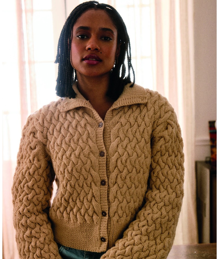 Gilet femme Alyssa en point torsadé biche - Patron tricot Pingouin - modèle fini