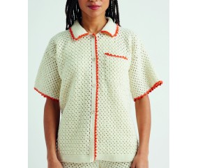 Gilet femme Amina au crochet, écru bordé de safran - Patron Pingouin - modèle fini