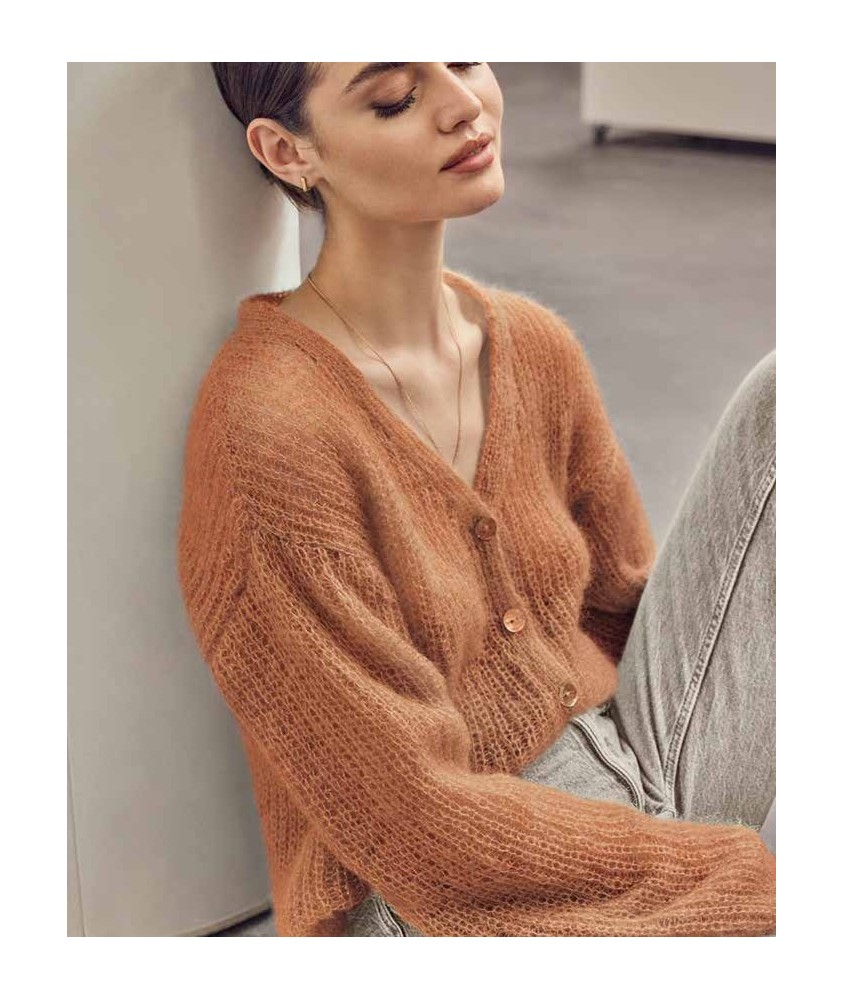 Gilet femme Britney en mohair soie lurex noisette, col V - Patron tricot Phildar - modèle fini