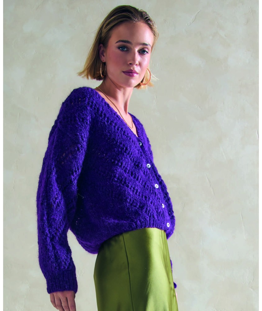 Gilet femme Carina en alpaga ultraviolet, jersey ajouré - Patron tricot Phildar - modèle fini