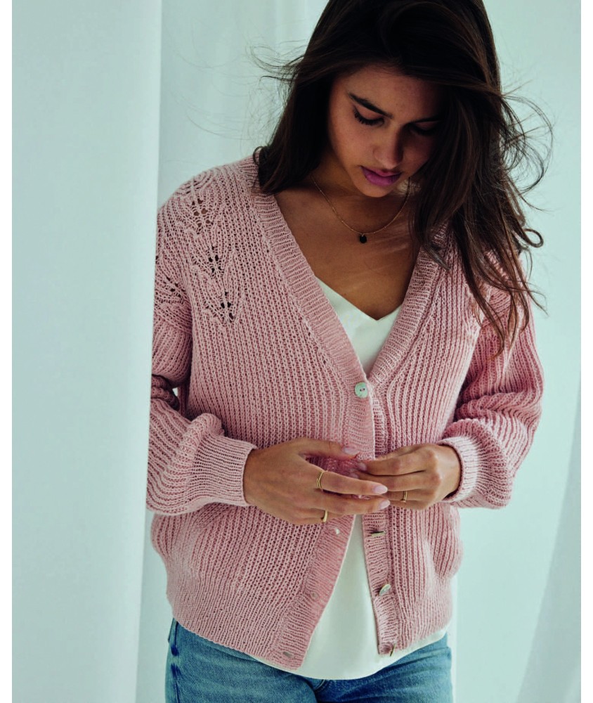 Gilet femme Charlen en coton coloris peau, côtes perlées - Patron tricot Phildar - modèle fini
